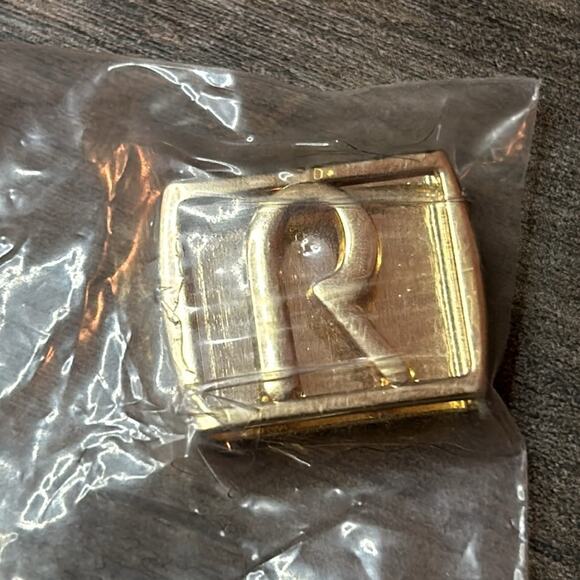 Henri Bendel Charms Sliders R U W. New in plastic #A78 gold tone silver tone - Picture 2 of 7